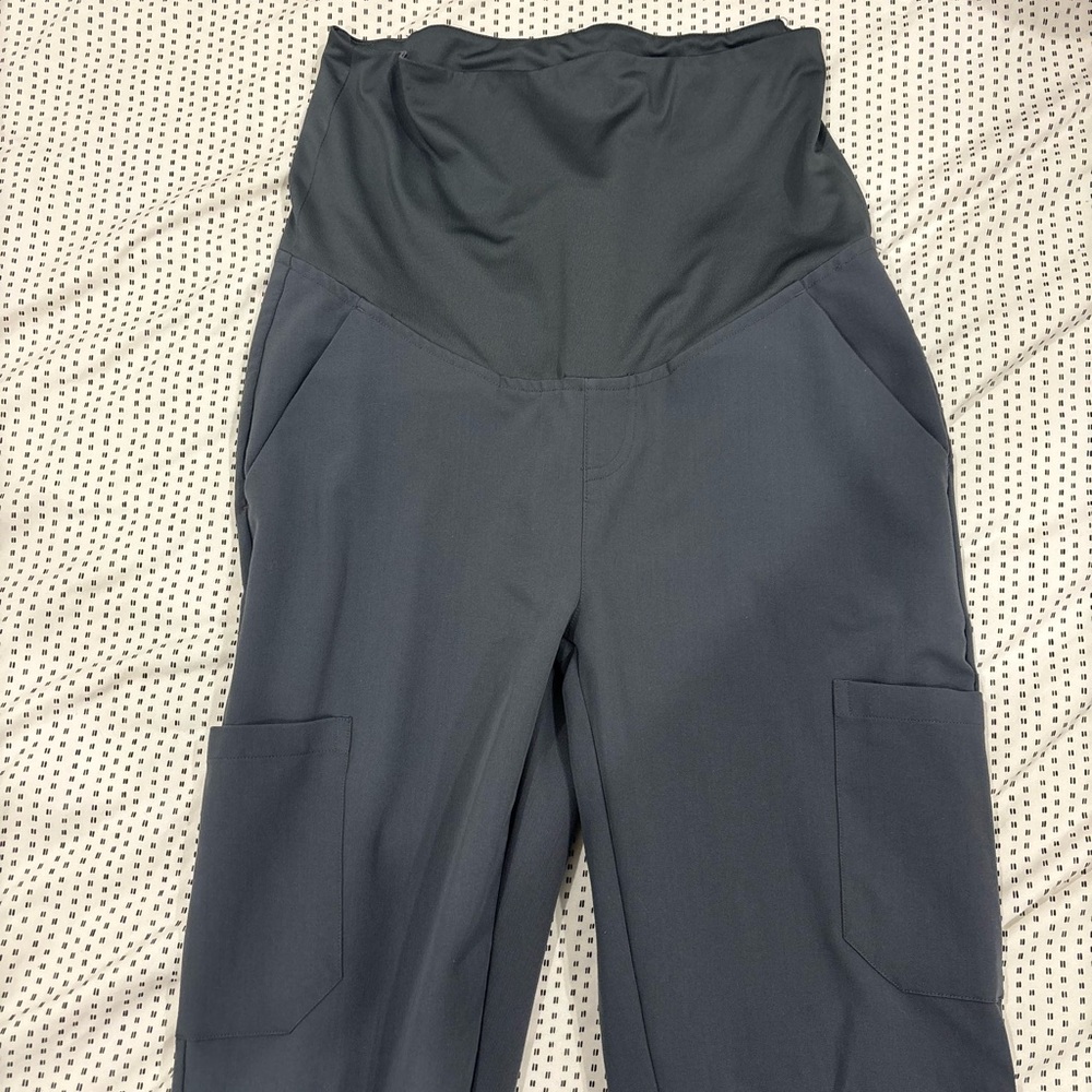 Mandala Maternity cargo scrub pants size XS REGULAR Pewter